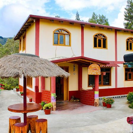 Hostal El Inca Chugchilán エクステリア 写真