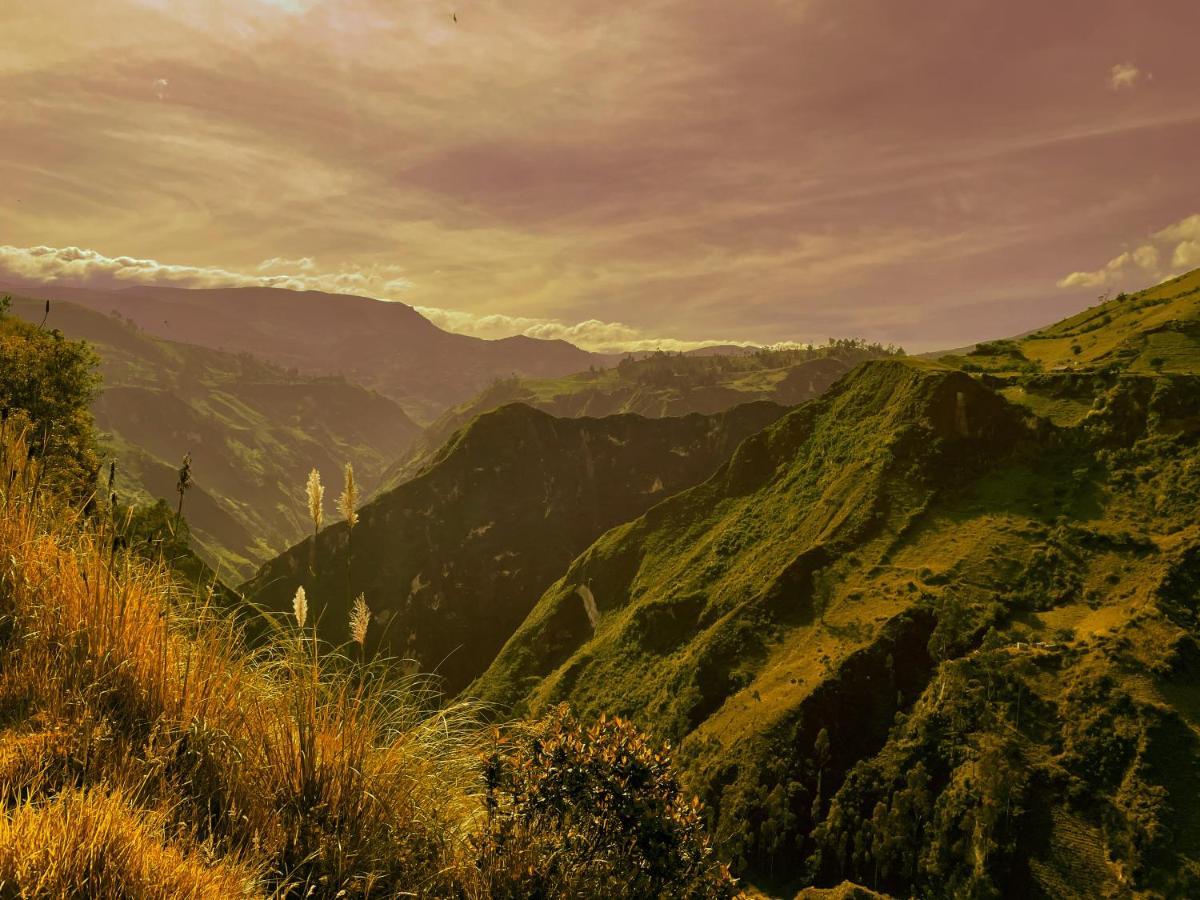 Hostal El Inca Chugchilán エクステリア 写真